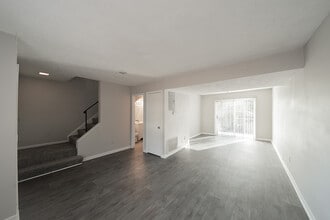 Aero 24Twenty in East Point, GA - Foto de edificio - Building Photo