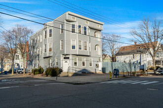 923 Elm St in New Haven, CT - Building Photo - Building Photo