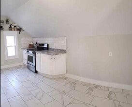 65 Summer St, Unit #2 in Taunton, MA - Building Photo - Building Photo