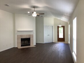3709 Breckenridge Dr in Montgomery, TX - Building Photo - Building Photo