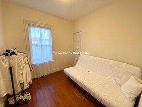 19 Eastman St, Unit 1 in Boston, MA - Foto de edificio - Building Photo
