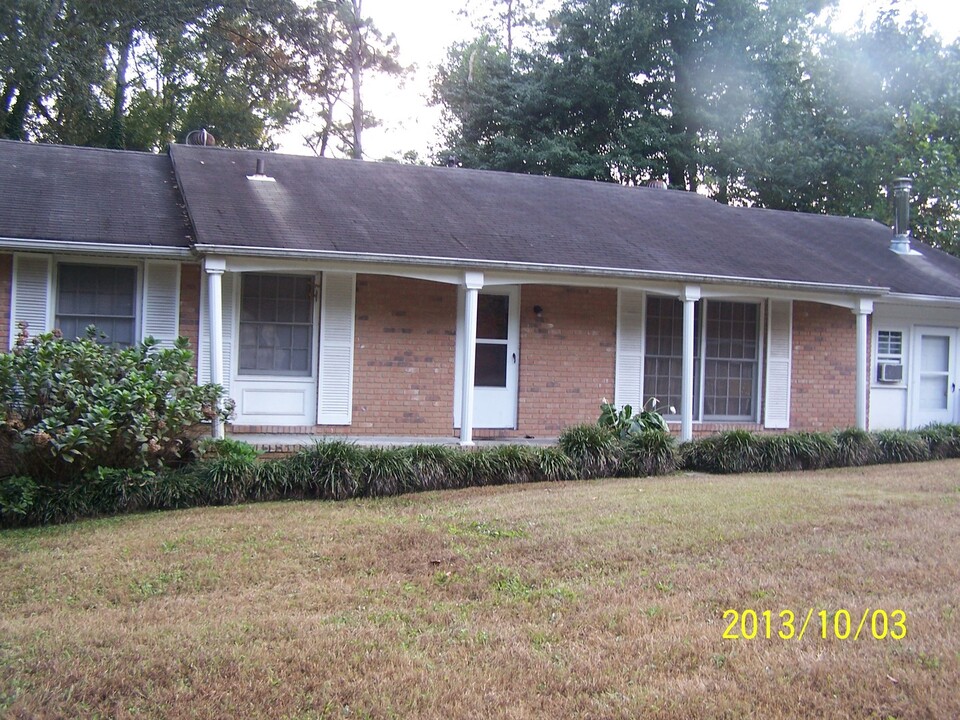 287 Rocking Hill Dr SW in Marietta, GA - Building Photo