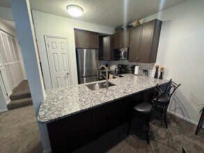 2050 S 1400 E in Saint George, UT - Foto de edificio - Building Photo