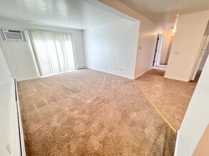 1016 E Greenlawn Ave-Unit -#7 in Lansing, MI - Building Photo - Building Photo