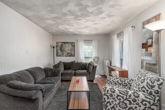 111 Osmun Place - See Details in Ithaca, NY - Foto de edificio - Interior Photo