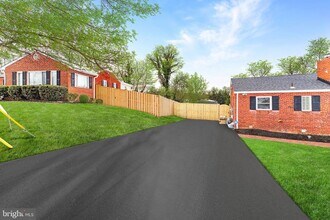 3233 Apex Cir in Falls Church, VA - Building Photo - Building Photo