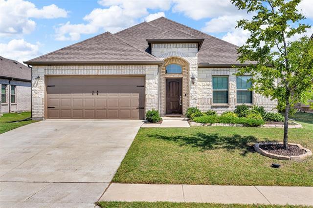693 Navasota Dr in Crandall, TX - Building Photo