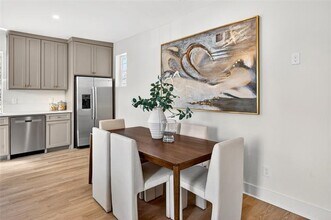 439 W 9th St in Dallas, TX - Building Photo - Building Photo