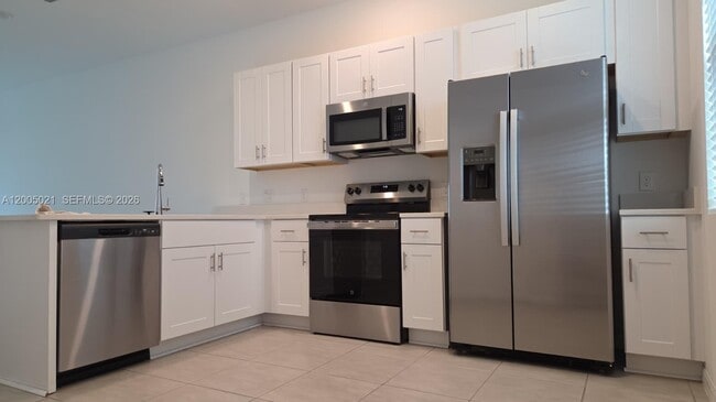 property at 3230 Skyline Lp