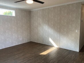 2042 Marmoor Dr in Shelby Township, MI - Foto de edificio - Building Photo