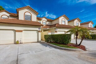12582 Shoreline Dr in Wellington, FL - Building Photo