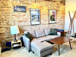 1911 W Cortland St in Chicago, IL - Building Photo - Building Photo