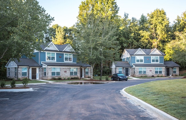 Foxworth Forest Apartments in Newnan, GA - Building Photo - Building Photo