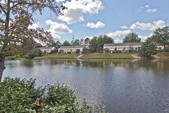 Lakecrest in Greenville, SC - Foto de edificio - Building Photo