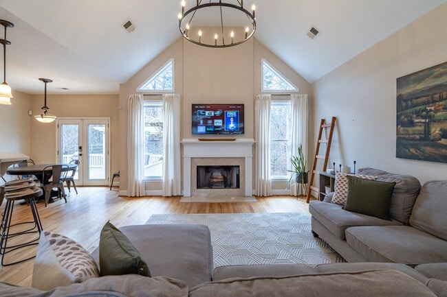 350 Park Creek Ridge