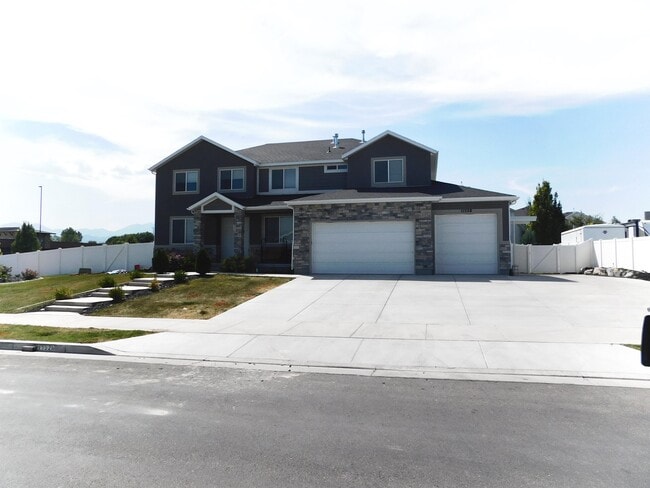 property at 11528 4055 W