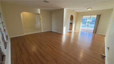 516 Archer Pkwy W in Cape Coral, FL - Building Photo - Building Photo