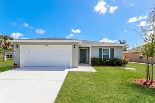 149 NW Curry St in Port St. Lucie, FL - Building Photo
