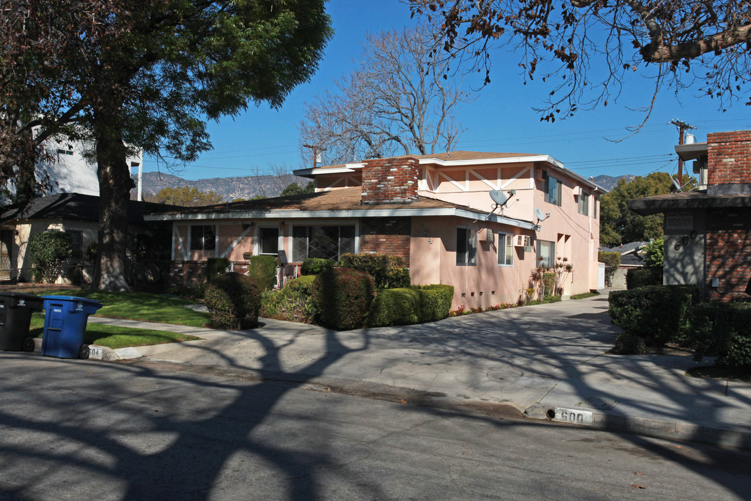 604 N Mariposa St in Burbank, CA - Building Photo