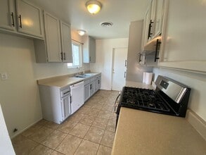 1117 Dianron Rd in Palmdale, CA - Building Photo - Building Photo