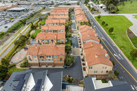 1231-1377 Isabelle Cir in South San Francisco, CA - Foto de edificio - Building Photo