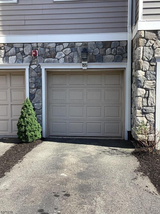 155 George Russell Way in Clifton, NJ - Building Photo - Building Photo