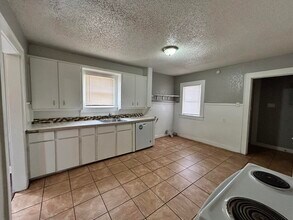 2124 20th St in Lubbock, TX - Building Photo - Building Photo