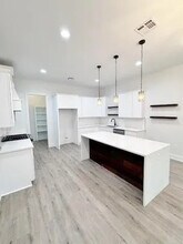 2240 Caroline St in Mandeville, LA - Building Photo - Building Photo