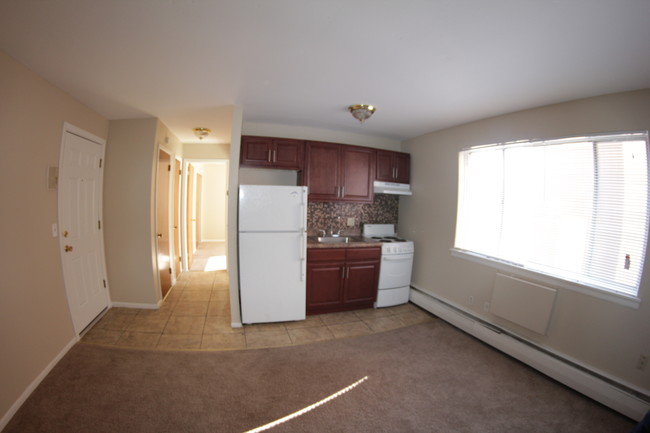 Garden Hill Apartments in Hartford, CT - Building Photo - Building Photo