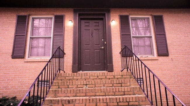 property at 125 Highland Park Dr