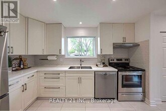 812 Sanok Dr in Pickering, ON - Building Photo - Building Photo