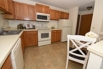 Applewoods Apartments in Apple Valley, MN - Foto de edificio - Building Photo