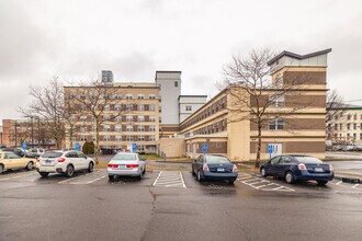 The Eleanor Apartments in Bridgeport, CT - Building Photo - Building Photo