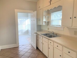 520 E Day St in Denison, TX - Foto de edificio - Building Photo