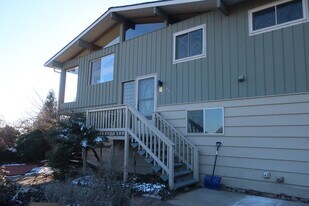 2405 Lester Rd in Wenatchee, WA - Building Photo