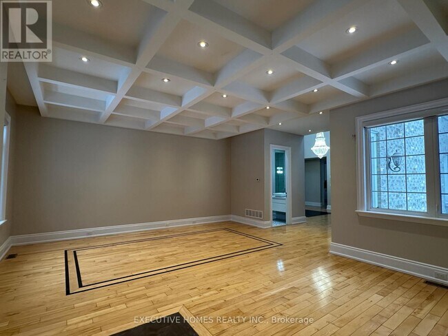 2613 Fifth Line W in Mississauga, ON - Building Photo - Building Photo