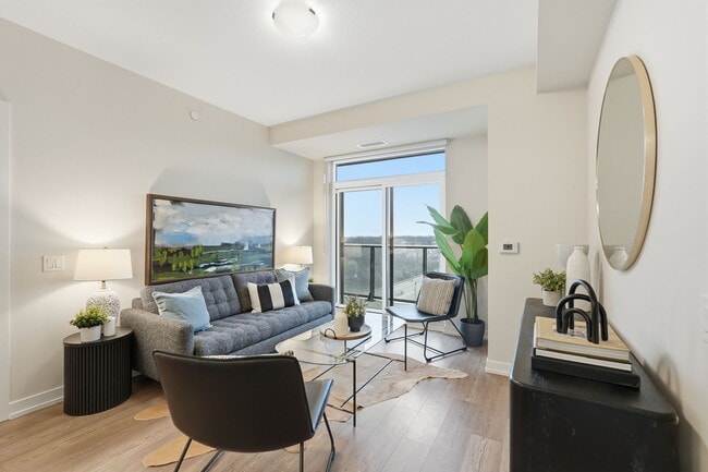 870 Queenston Rd
