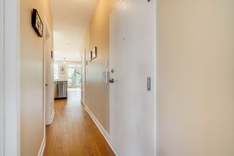 5571 Beaubien Rue E in Montréal, QC - Building Photo - Building Photo