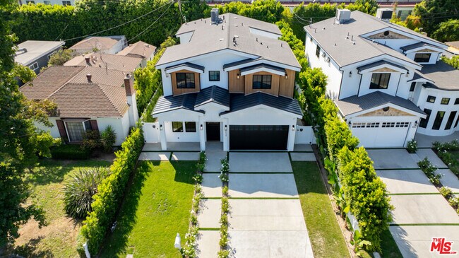 4539 Longridge Ave in Los Angeles, CA - Building Photo - Building Photo