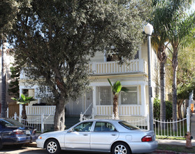 726 Chestnut Ave in Long Beach, CA - Foto de edificio - Building Photo