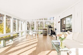 479 Hands Creek Rd in East Hampton, NY - Building Photo - Building Photo