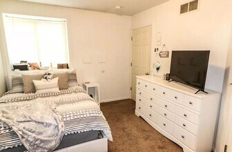 817 Thurston St in Manhattan, KS - Building Photo - Building Photo