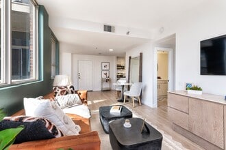 Whitney Uptown in Dallas, TX - Foto de edificio - Building Photo