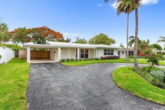 2741 NE 53rd St in Lighthouse Point, FL - Building Photo - Building Photo