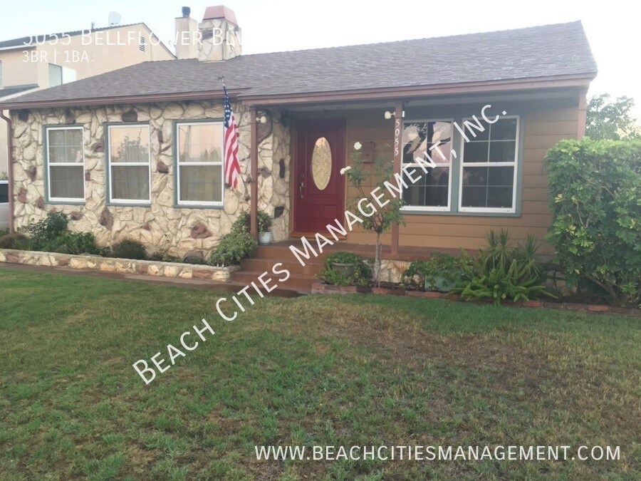 5055 Bellflower Blvd in Lakewood, CA - Building Photo