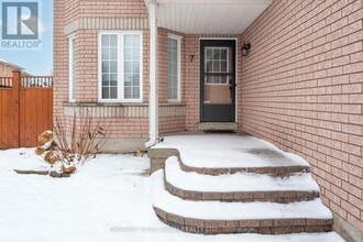 7 Drake Dr in Barrie, ON - Building Photo - Building Photo