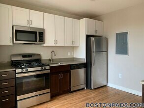 9 Bronsdon St in Boston, MA - Foto de edificio - Building Photo