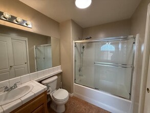 10100 St Albans Ave in Bakersfield, CA - Building Photo - Building Photo