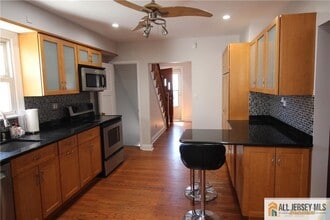 322 Berry St in Woodbridge, NJ - Building Photo - Building Photo
