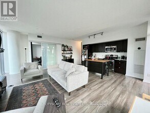 105-105 The Queensway in Toronto, ON - Building Photo - Building Photo